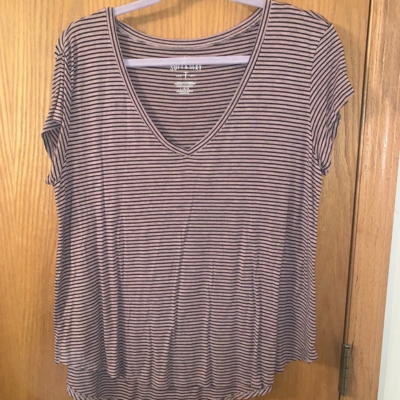 American Eagle Outfitters Tops - 😍LOWEST PRICE😍 AE Soft & Sexy Tee